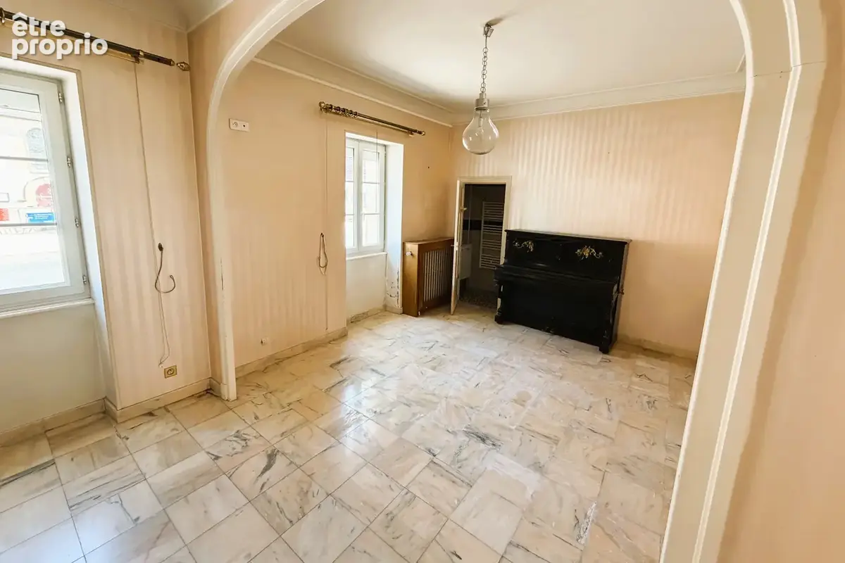 Grande maison de bourg avec nombreuses dépendances   Idéal investisseurs - photo 7