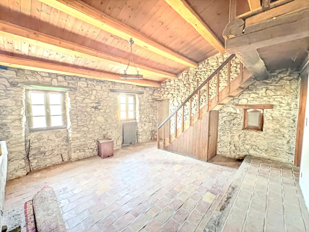 Maison ancienne sur les hauteurs de Ventabren - photo 4
