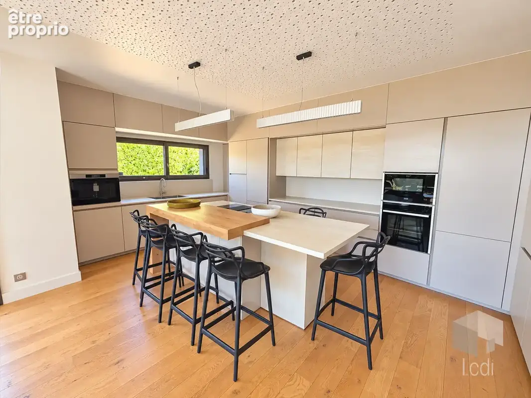 MONTELIMAR, maison de 195 m2, 4 chambres - photo 8