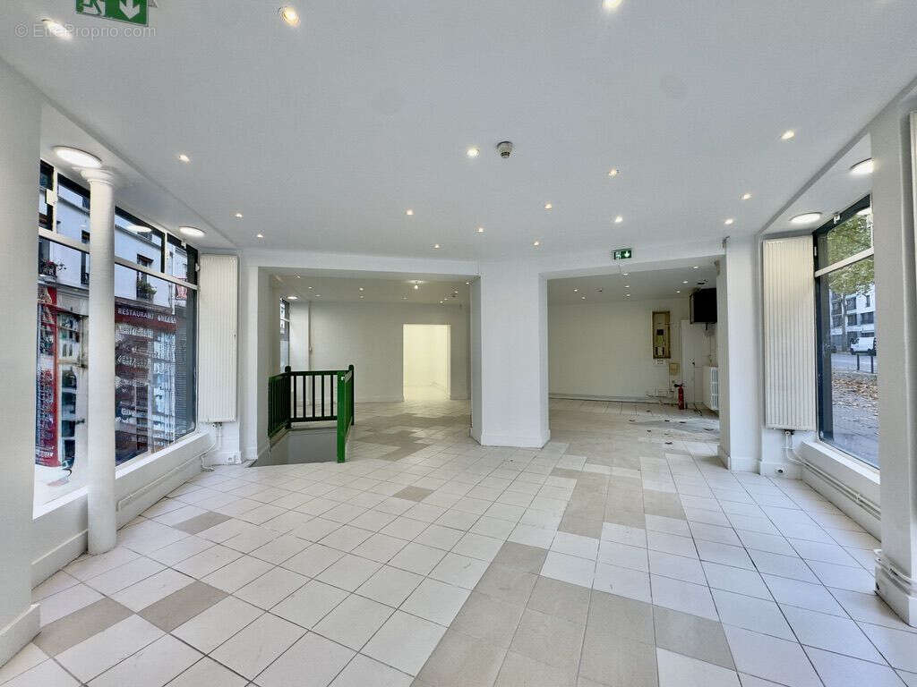 Commerce à PARIS-12E