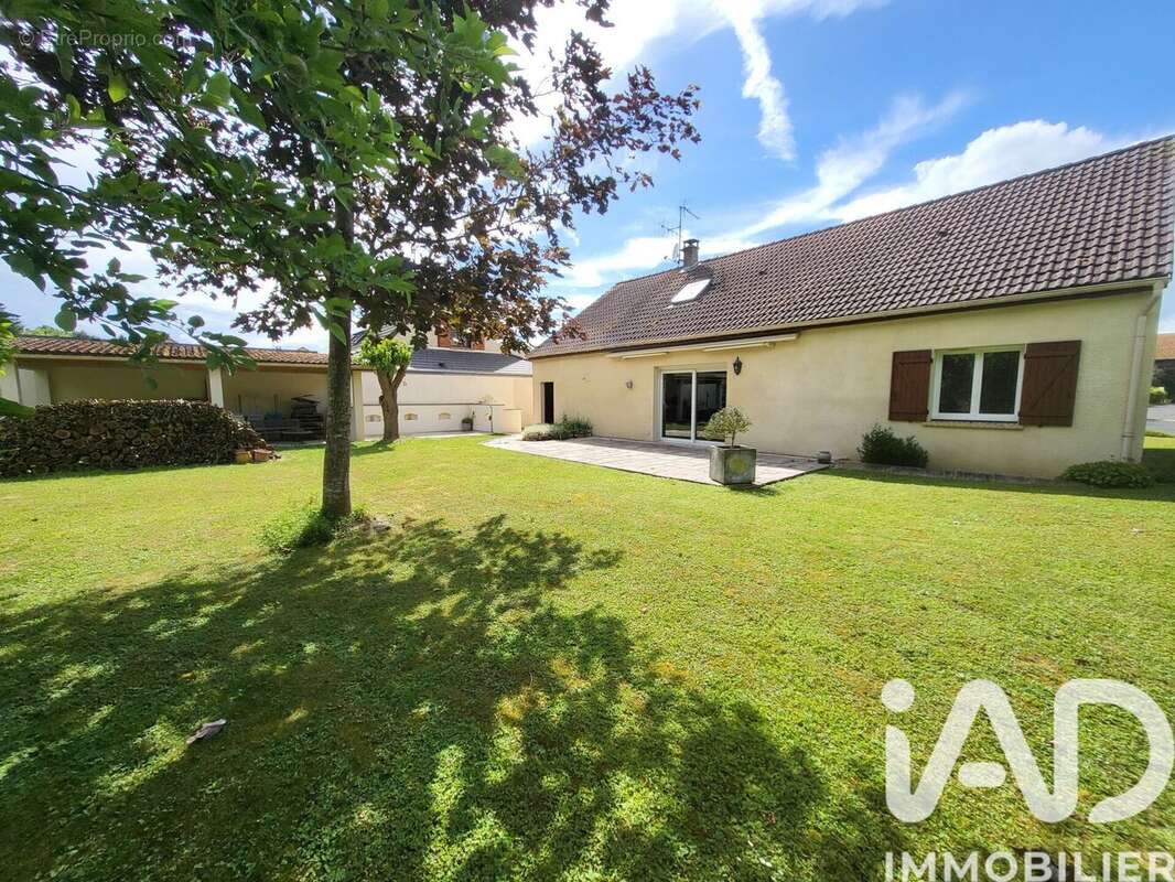 Maison 140 m² à Coolus  - photo 3