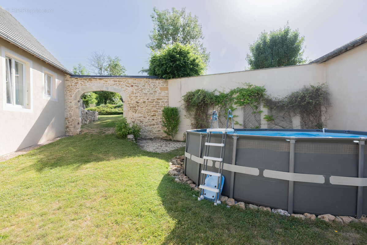 Maison à CHAMPEY-SUR-MOSELLE