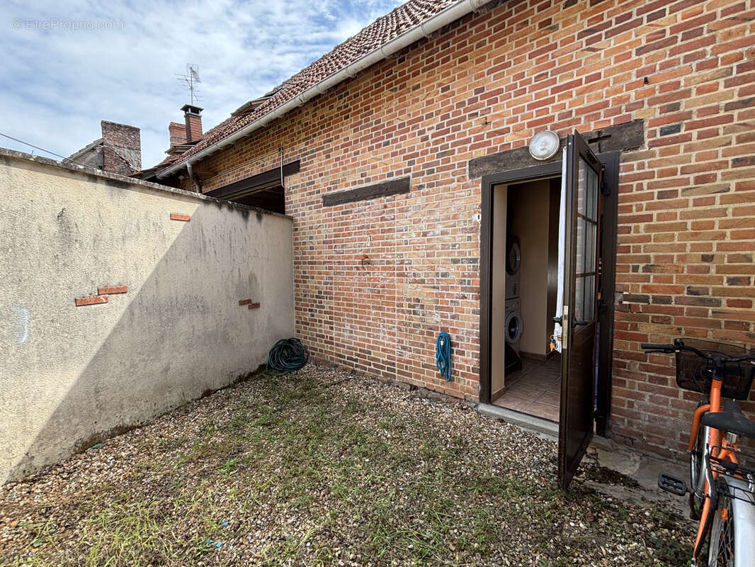 Appartement à YVOY-LE-MARRON