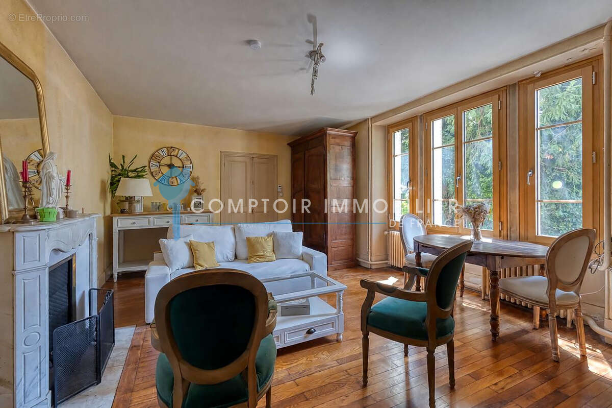 Isère (38) La Tronche -Maison Atypique 220 m2 sur terrain arboré de 1240 m2 - photo 5