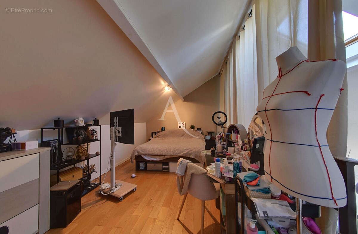 Maison à CHEVRY-COSSIGNY