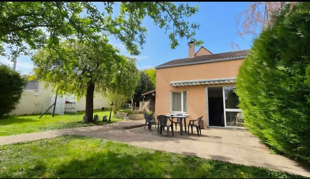 Maison à SACLAS