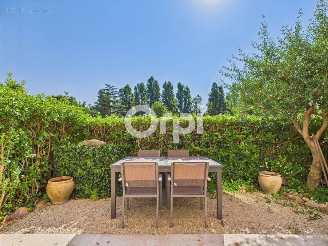 Appartement à MANDELIEU-LA-NAPOULE