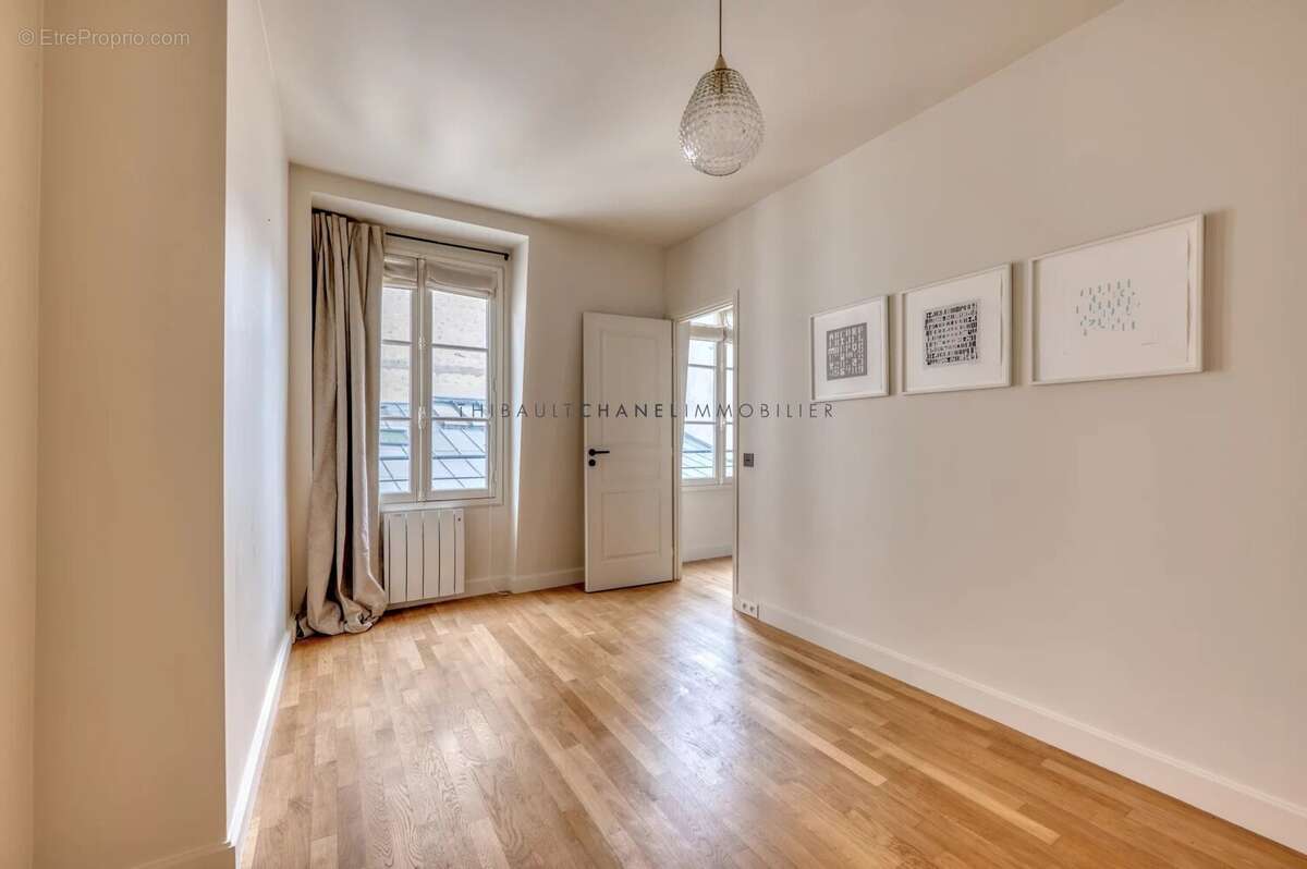 Appartement à PARIS-3E