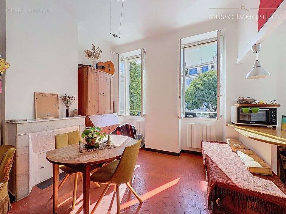 Appartement à MARSEILLE-6E