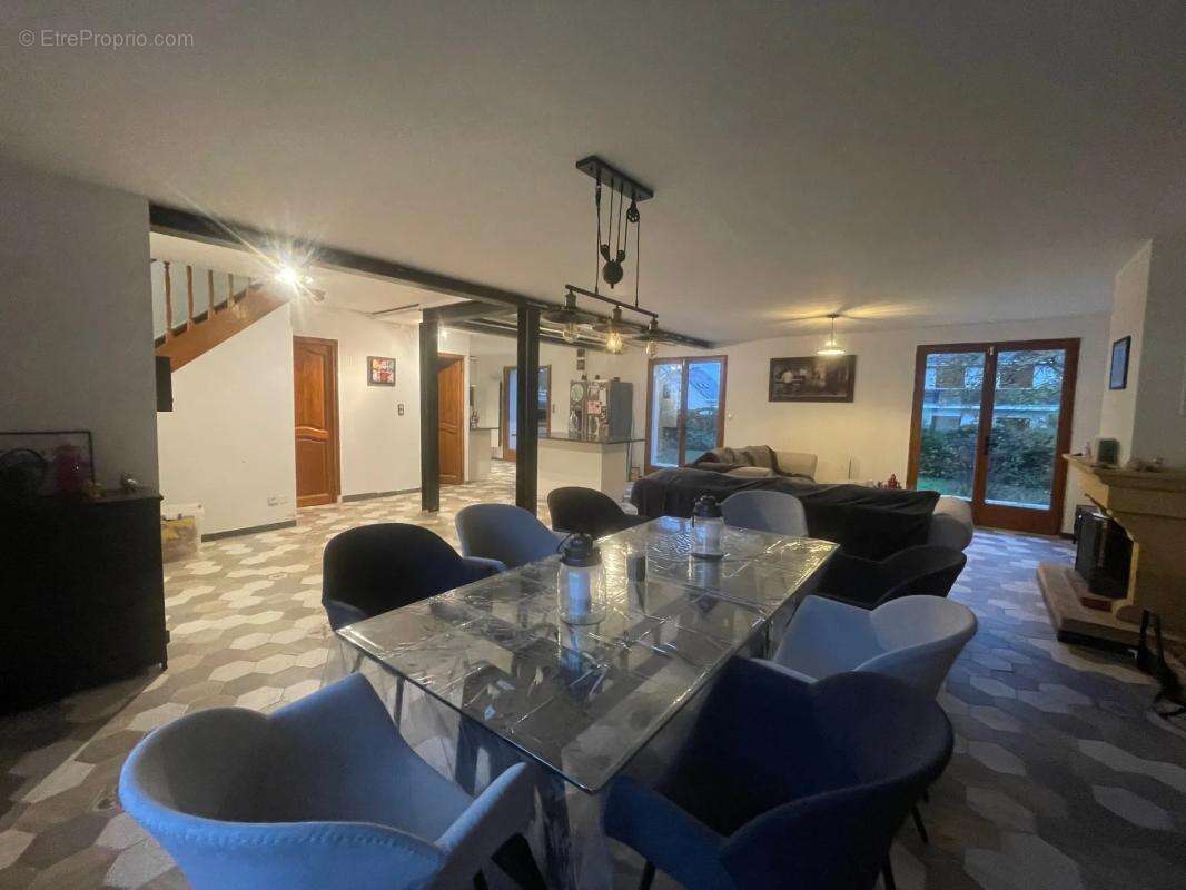 Maison à ROSNY-SUR-SEINE