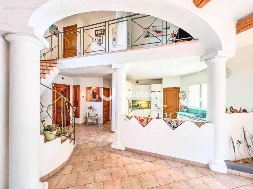 Maison à SAINT-ESTEVE-JANSON