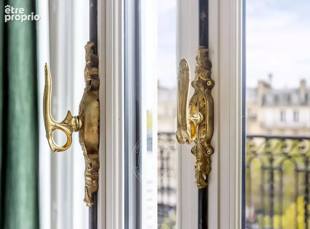 Paris xvi - triangle d'or - vue seine - balcons - photo 13