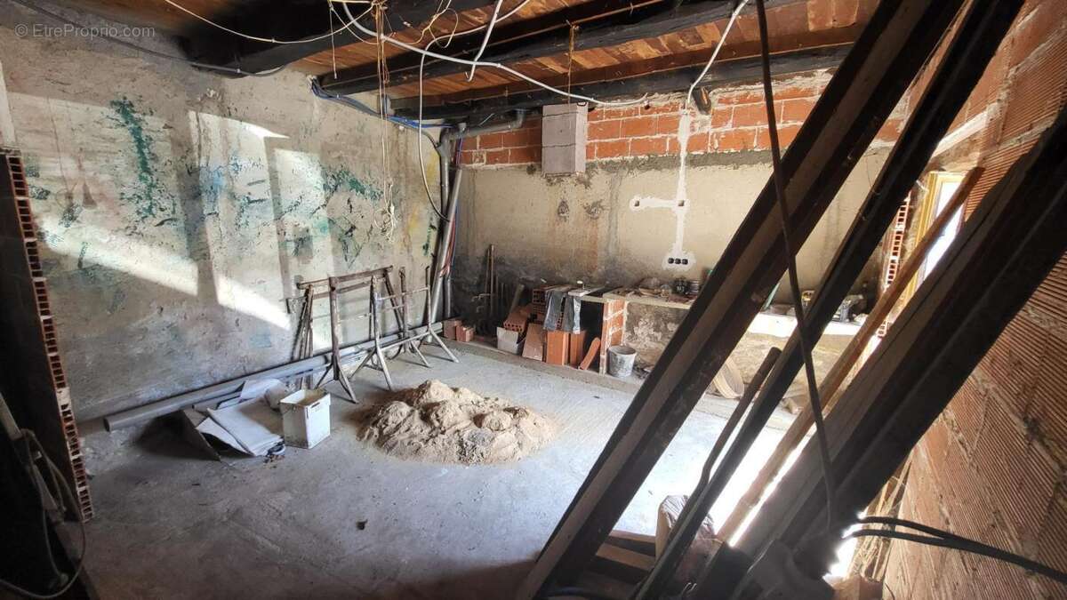 Belle opportunité d'investissement avec cette maison de ville au coeur d'Alban - photo 3