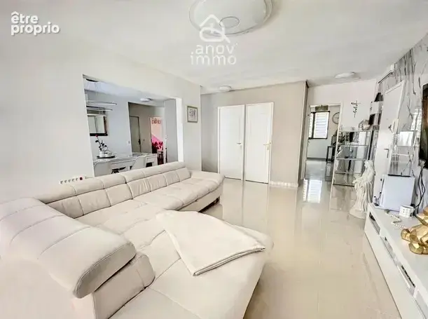 T5 familial 97 m2   Balcon avec vue sur parc   Les Longes - photo 2