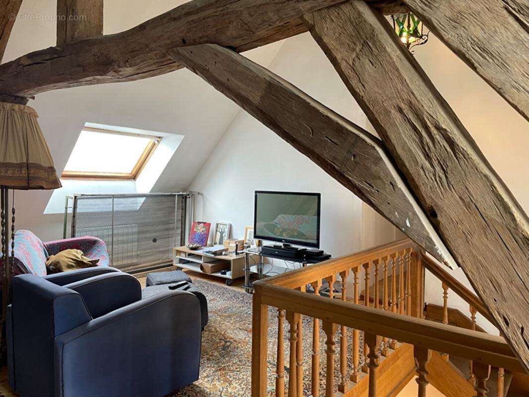 Maison Sainte Solange 7 pièce(s) 280 m2 sur terrain de  845 m² - photo 11