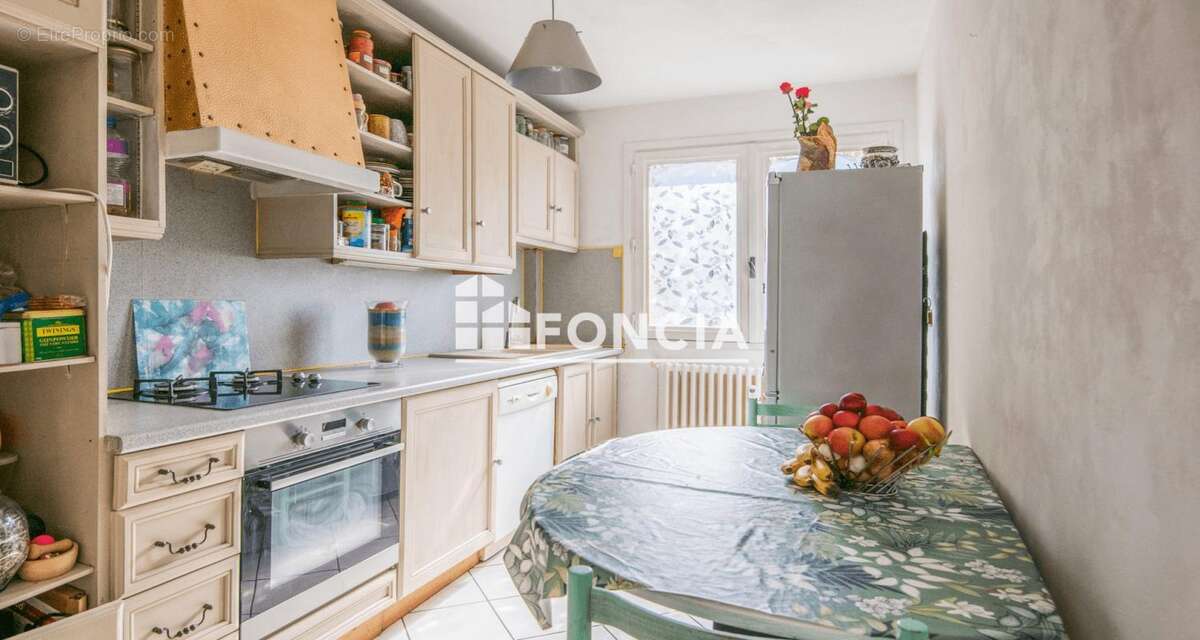 3 pièces vue dégagée avec cave et garage - Quartier Gourgan - photo 5