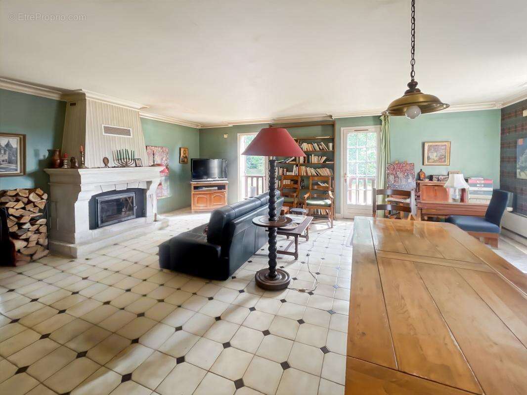  Maison familiale de 188 m² – De beaux volumes et un énorme potentiel ! - photo 9