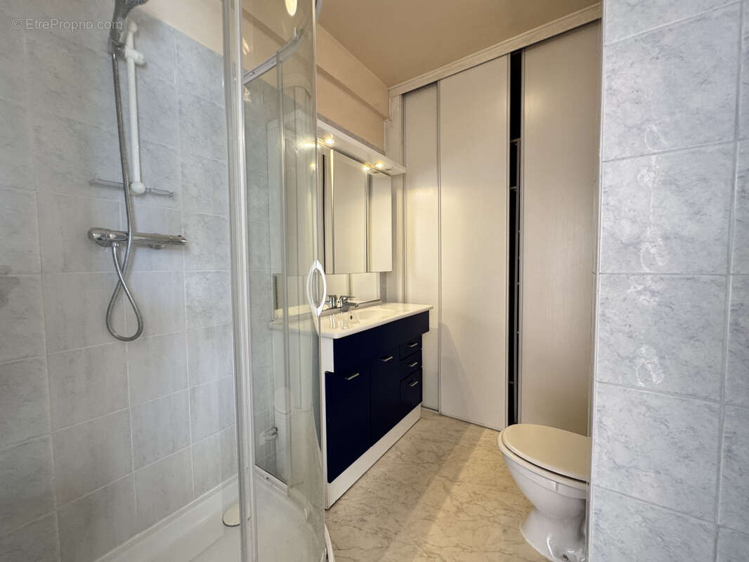 Appartement avec terrasse - 2 pièces - 65,33 m2 - LE PECQ - Place royale - photo 8