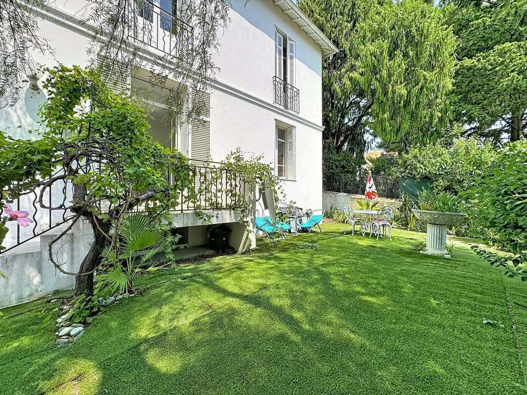 Maison de charme 180m2 centre jardin piscine parking - photo 3