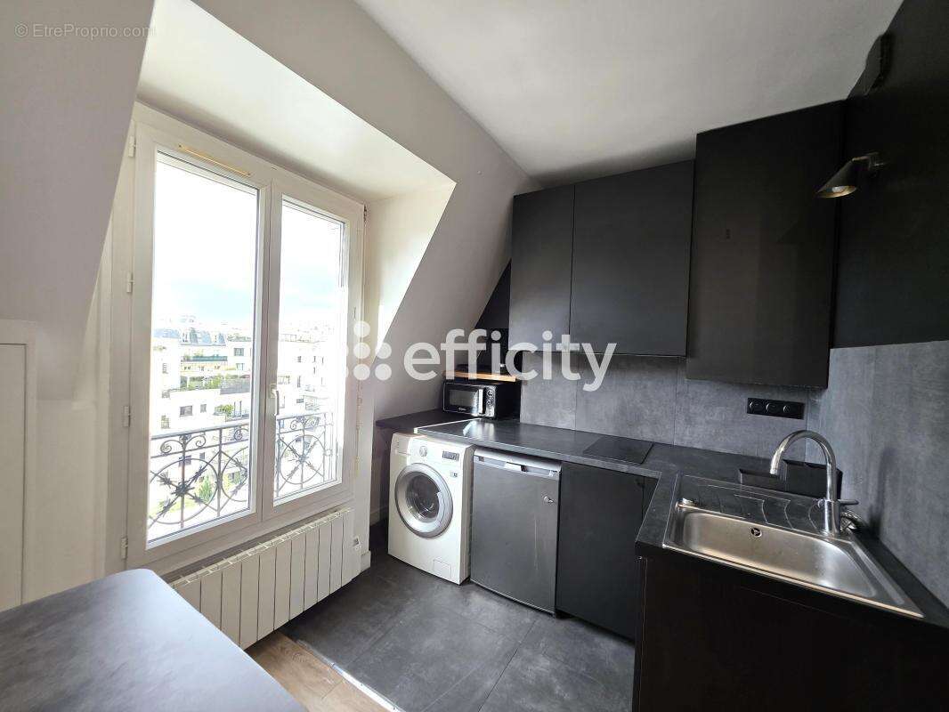 Appartement à NEUILLY-SUR-SEINE