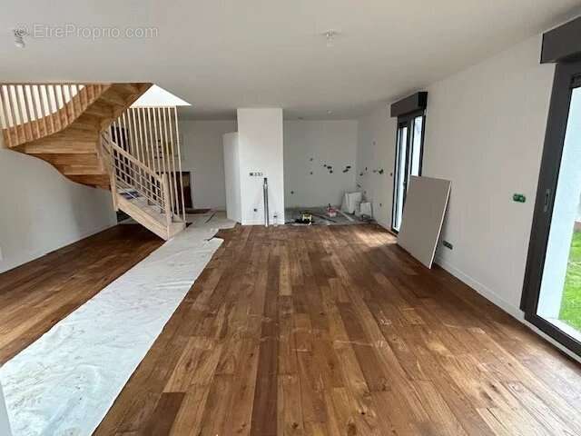 Maison à ASNIERES-SUR-SEINE
