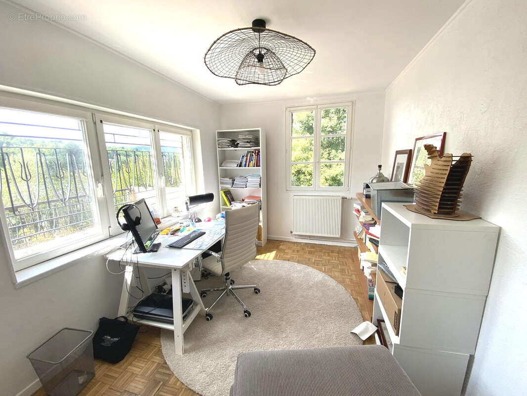 Maison à ARS-SUR-MOSELLE