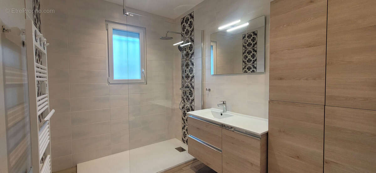 Maison à SAINT-PAUL-TROIS-CHATEAUX