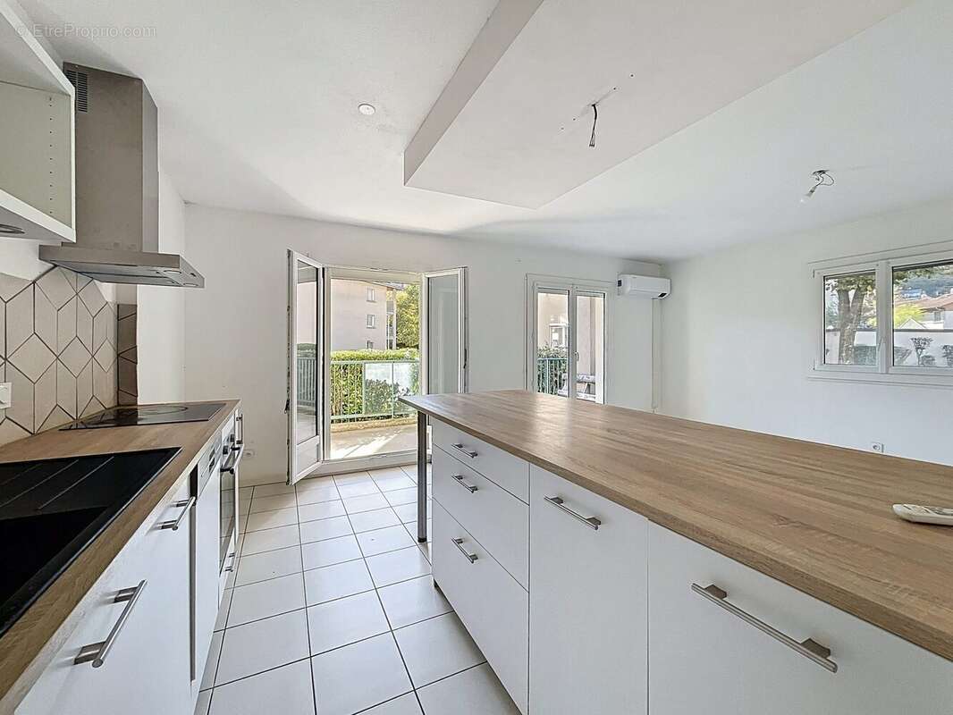 Cuisine - Appartement à FONTAINE