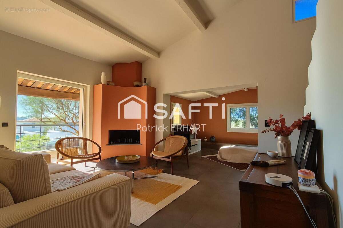 Photo 2 - Maison à PUGET-SUR-ARGENS