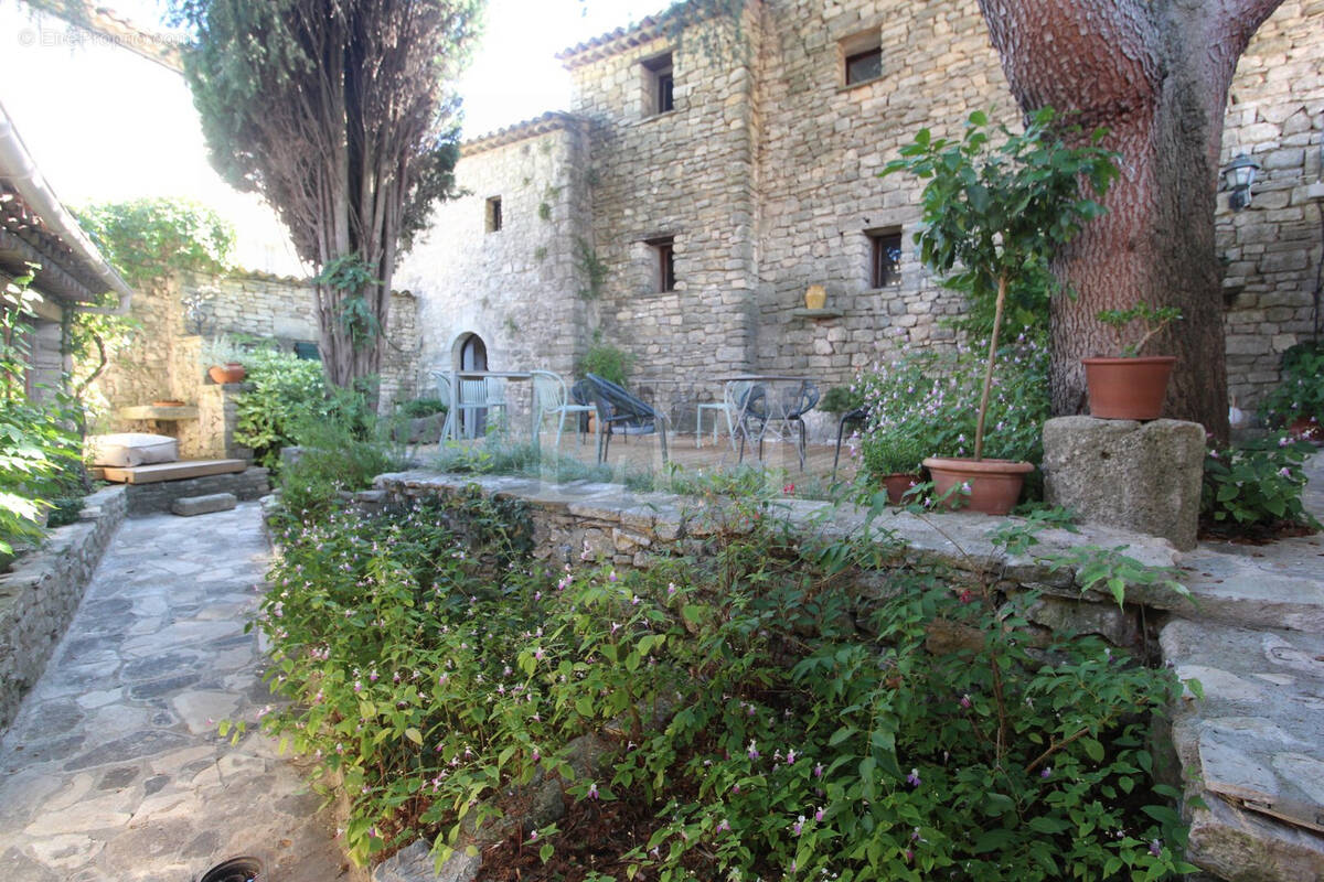 Maison à SAINT-MARTIN-DE-CASTILLON