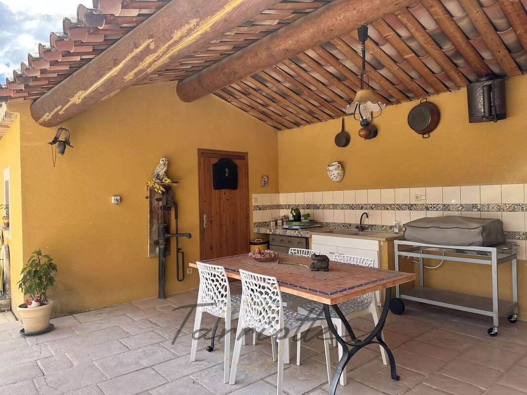 Maison à VALREAS