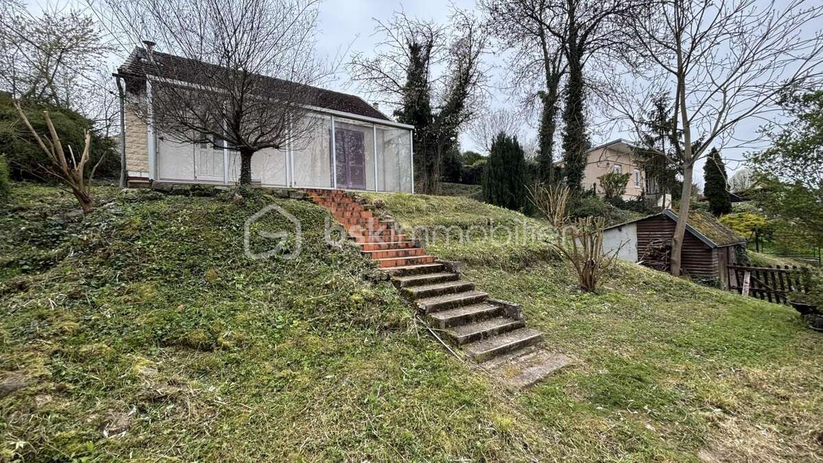 Maison à PONT-SUR-YONNE