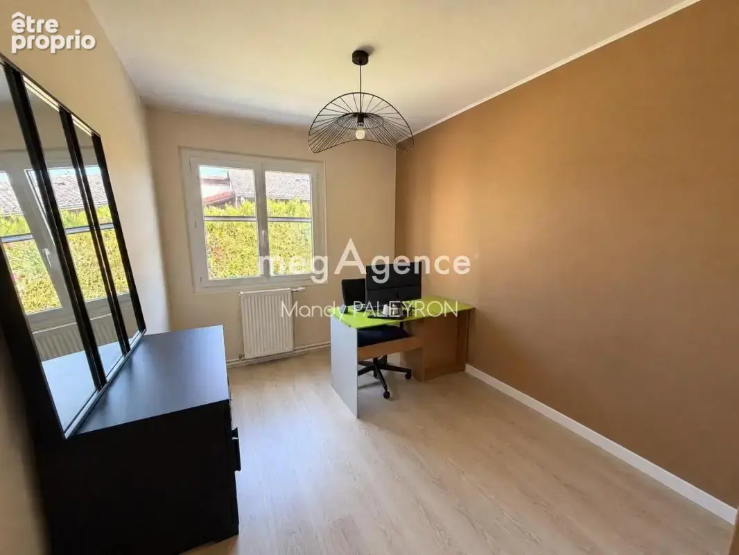 Maison Plain-pied 110 m² 5 pièces bel extérieur - photo 10