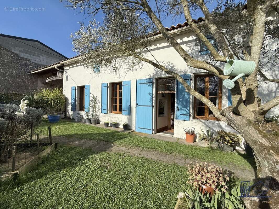 Maison à SAINT-DIZANT-DU-GUA