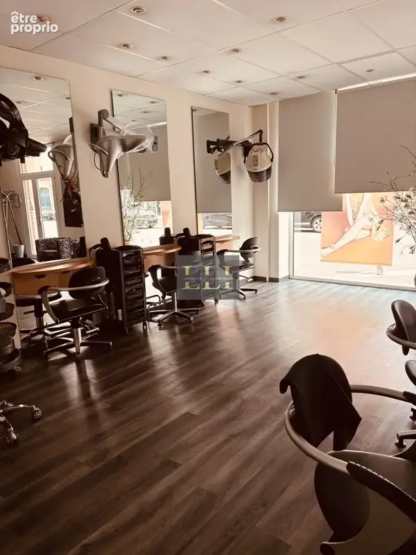 À vendre, salon de coiffure clé en main d’environ 70 m2 à Reims - photo 6