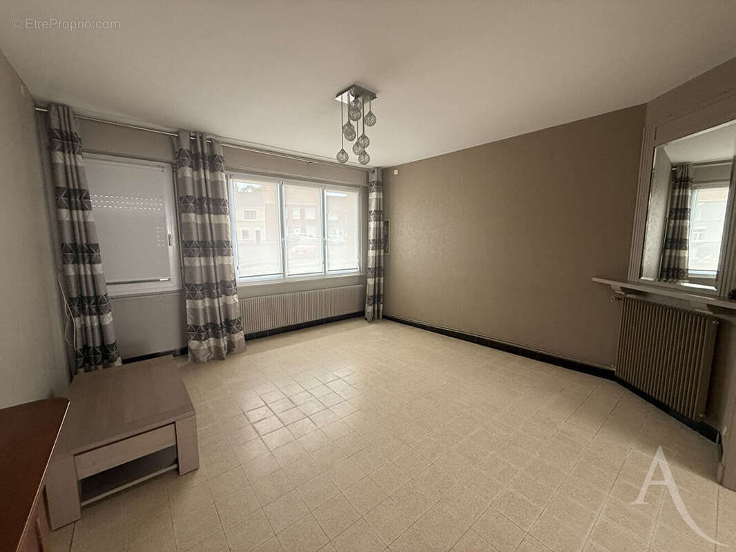 Maison mitoyenne - 6 pièce(s) 148 m² - RENESCURE - photo 6