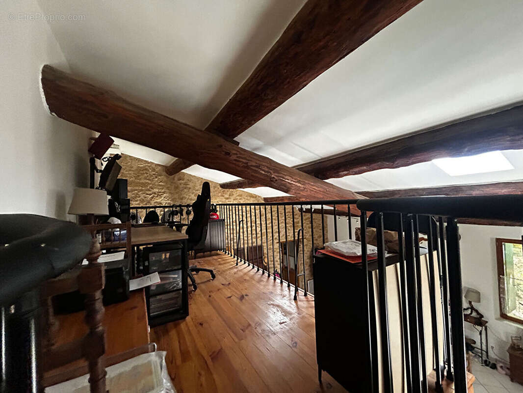 A VENDRE SUR LAURIS Belle maison de caractère à saisir ! - photo 8