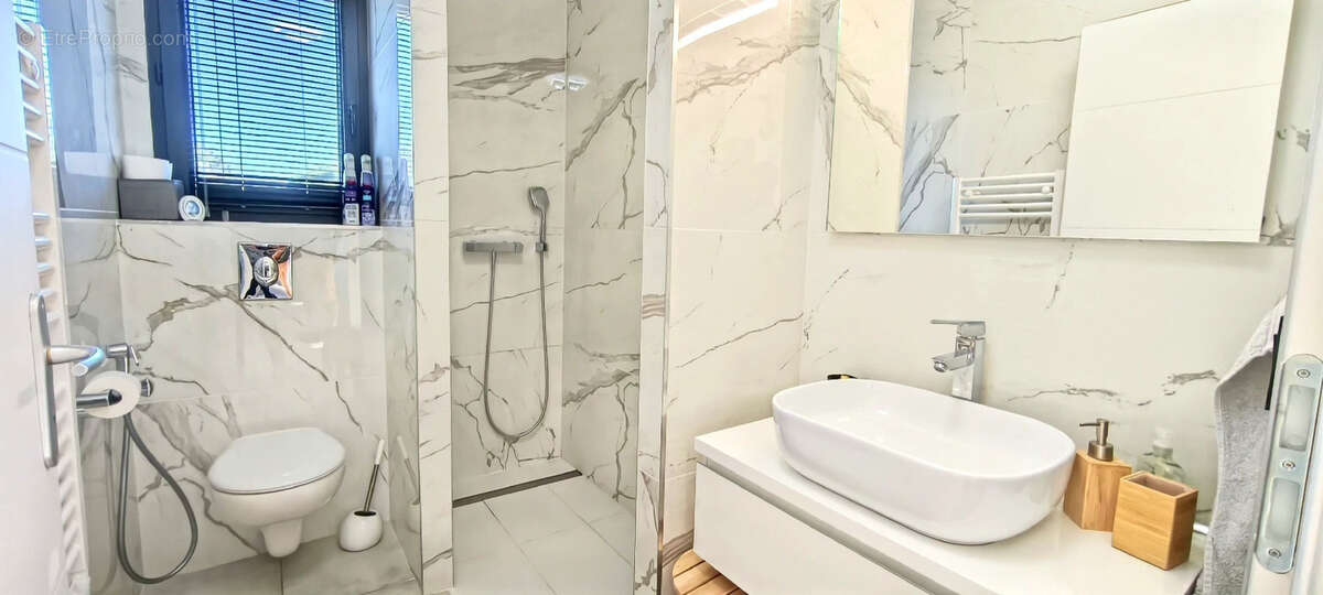 Maison à BAGNOLS-EN-FORET