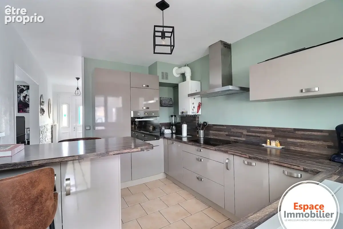 BOUCHAIN  Emplacement recherché proche écoles ! Charmante maison familiale de 106 m2 avec véranda et  jardin - photo 4