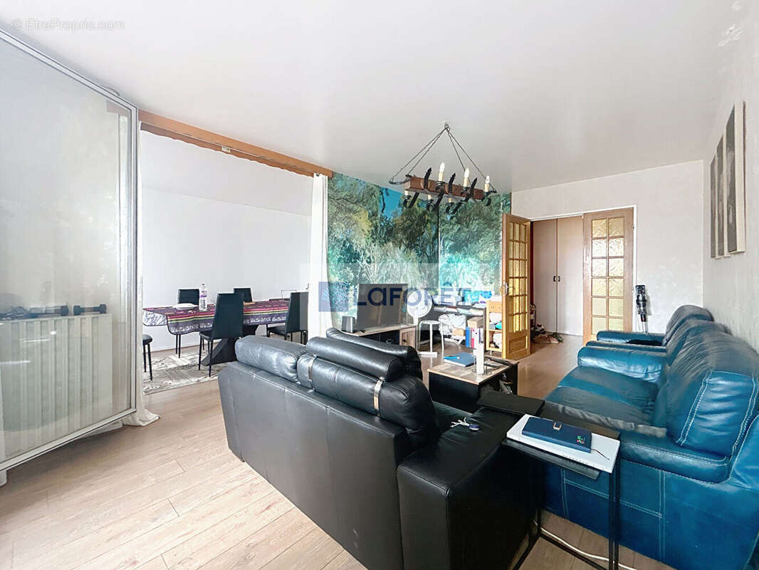 Appartement à SARTROUVILLE