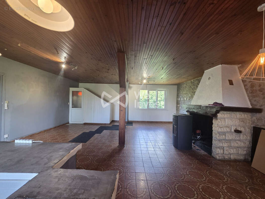 Maison 111 m² à Brassy  - photo 6