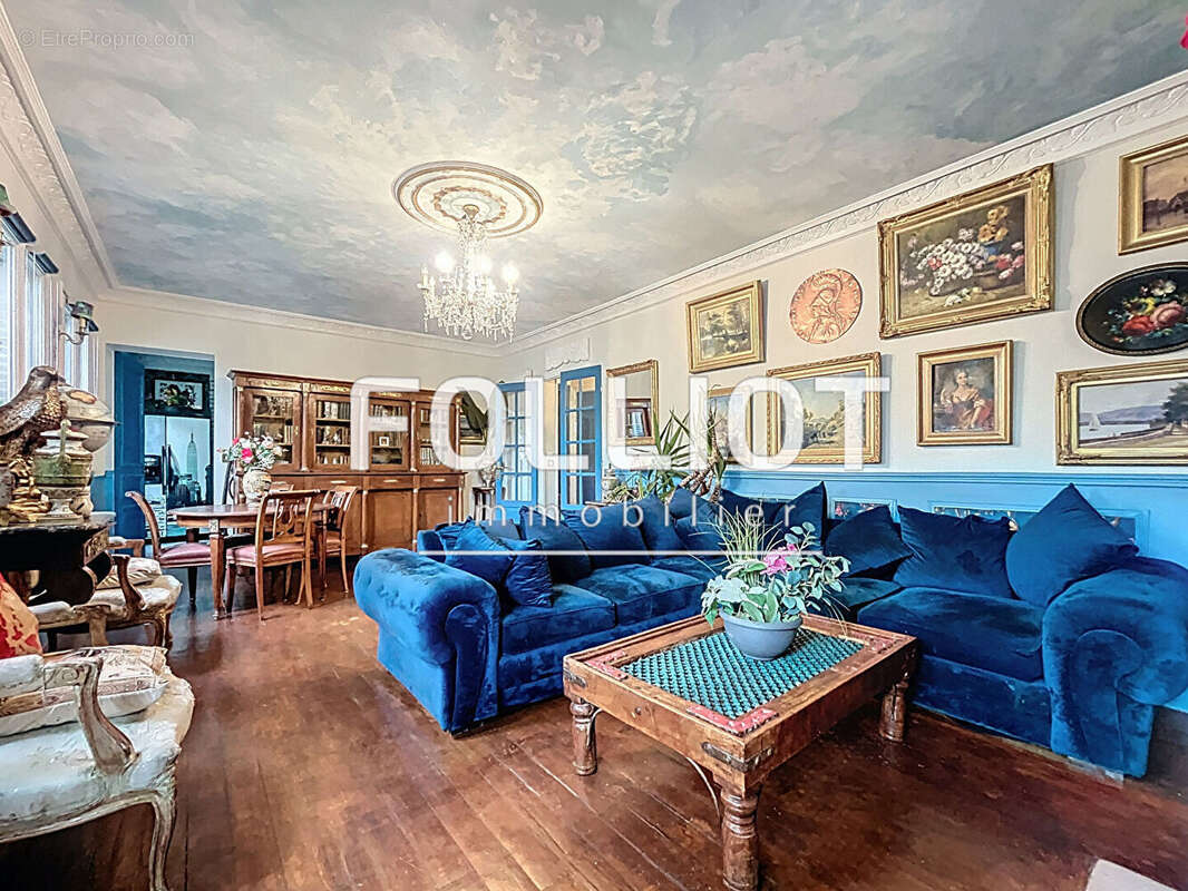 Appartement à PARIS-1E