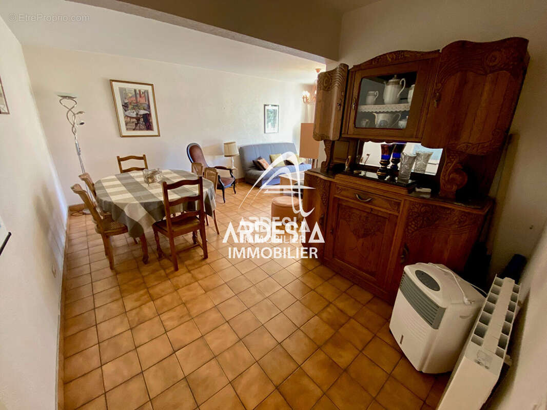 À vendre à Saint-Jean-de-Maurienne   Appartement lumineux avec balcon et garage - photo 17