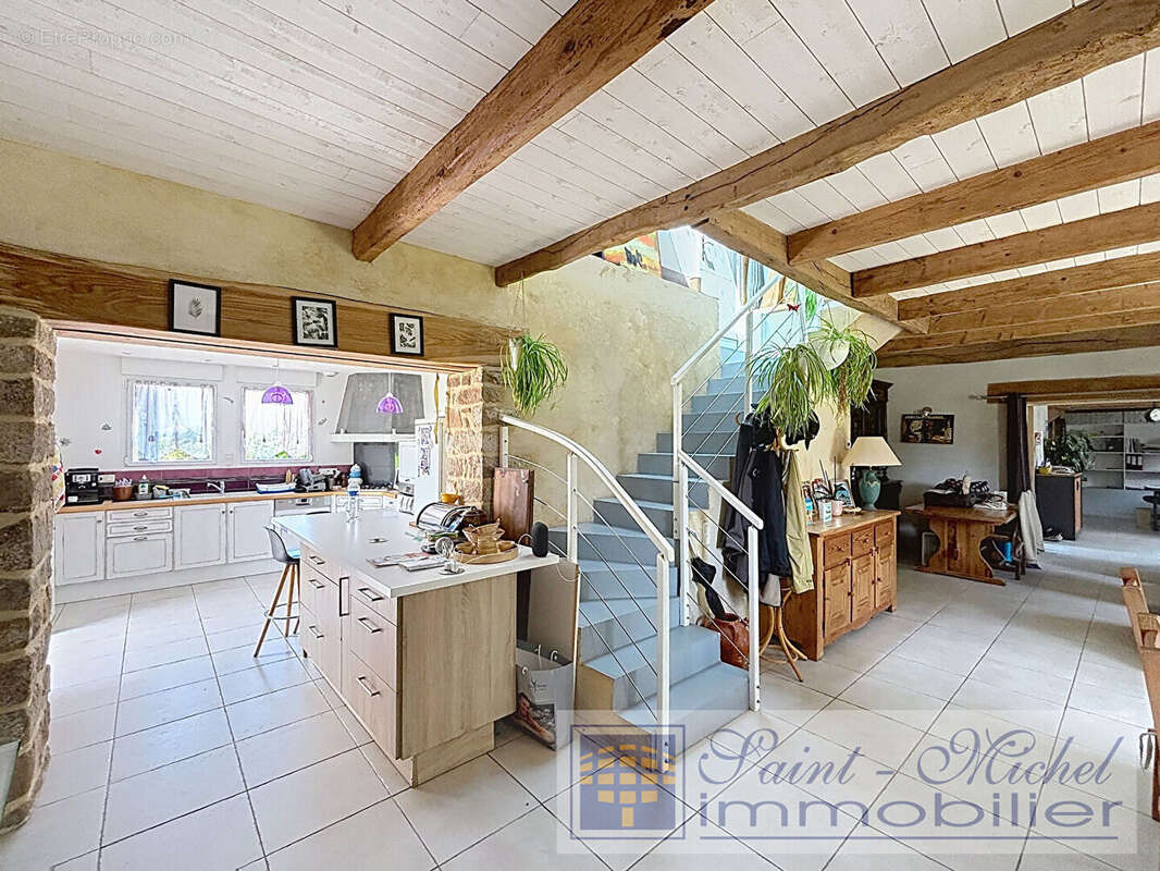 Locunolé, maison en pierres avec de très beaux volumes - photo 6