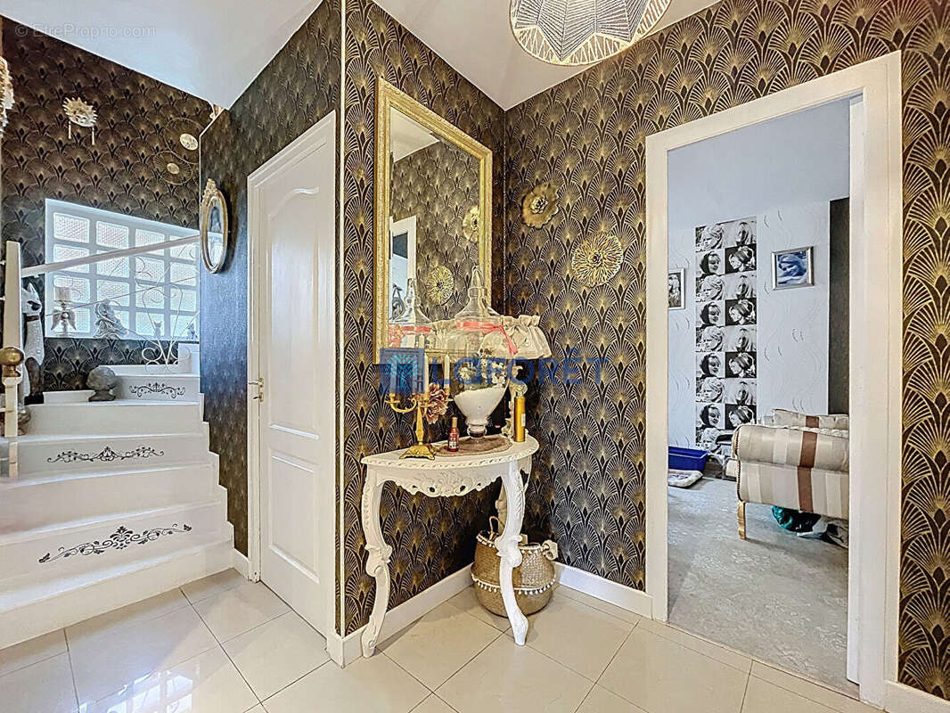 Maison à PETIT-COURONNE