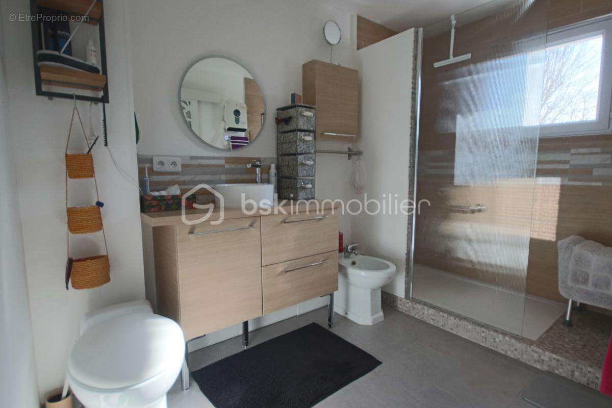 Appartement à COMBS-LA-VILLE