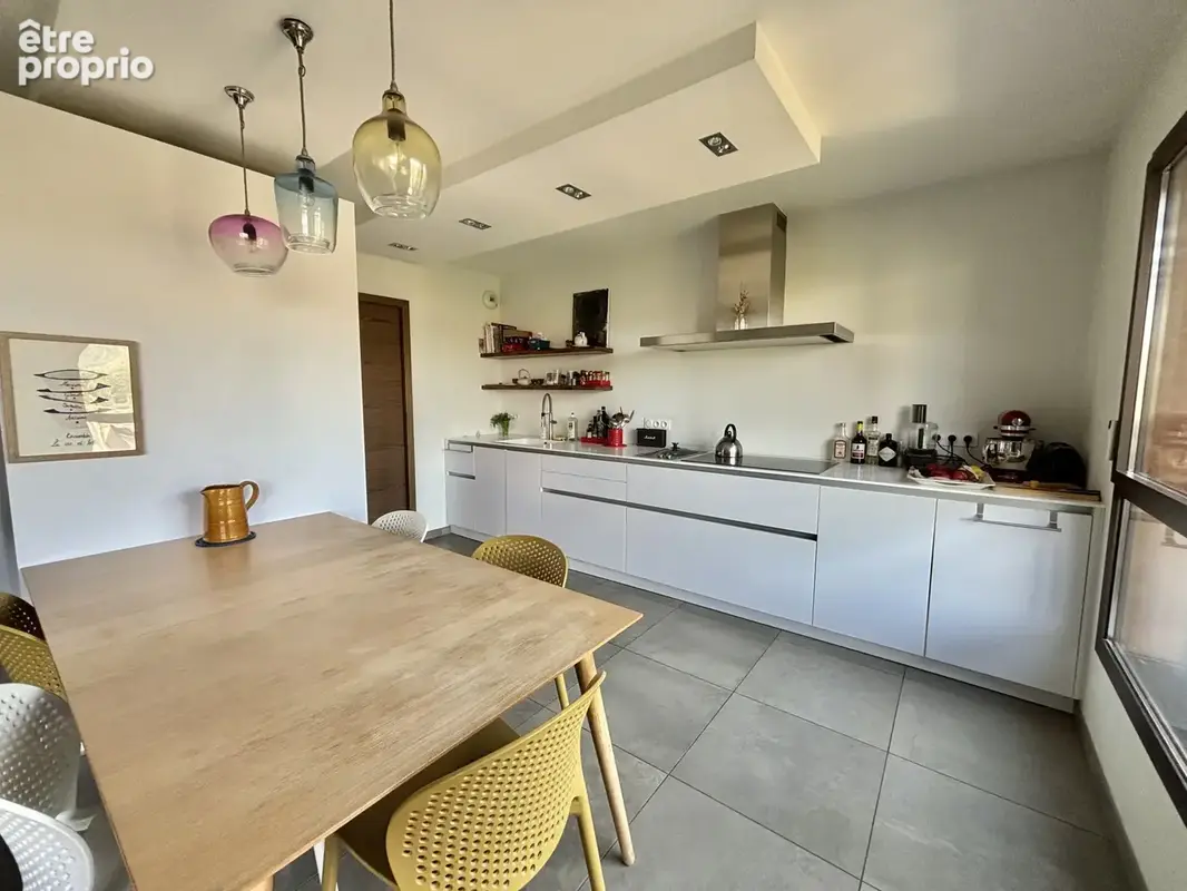Avenue maurice faure   t3 de standing 98 m2   terrasse -  vue crussol   double garage - photo 7