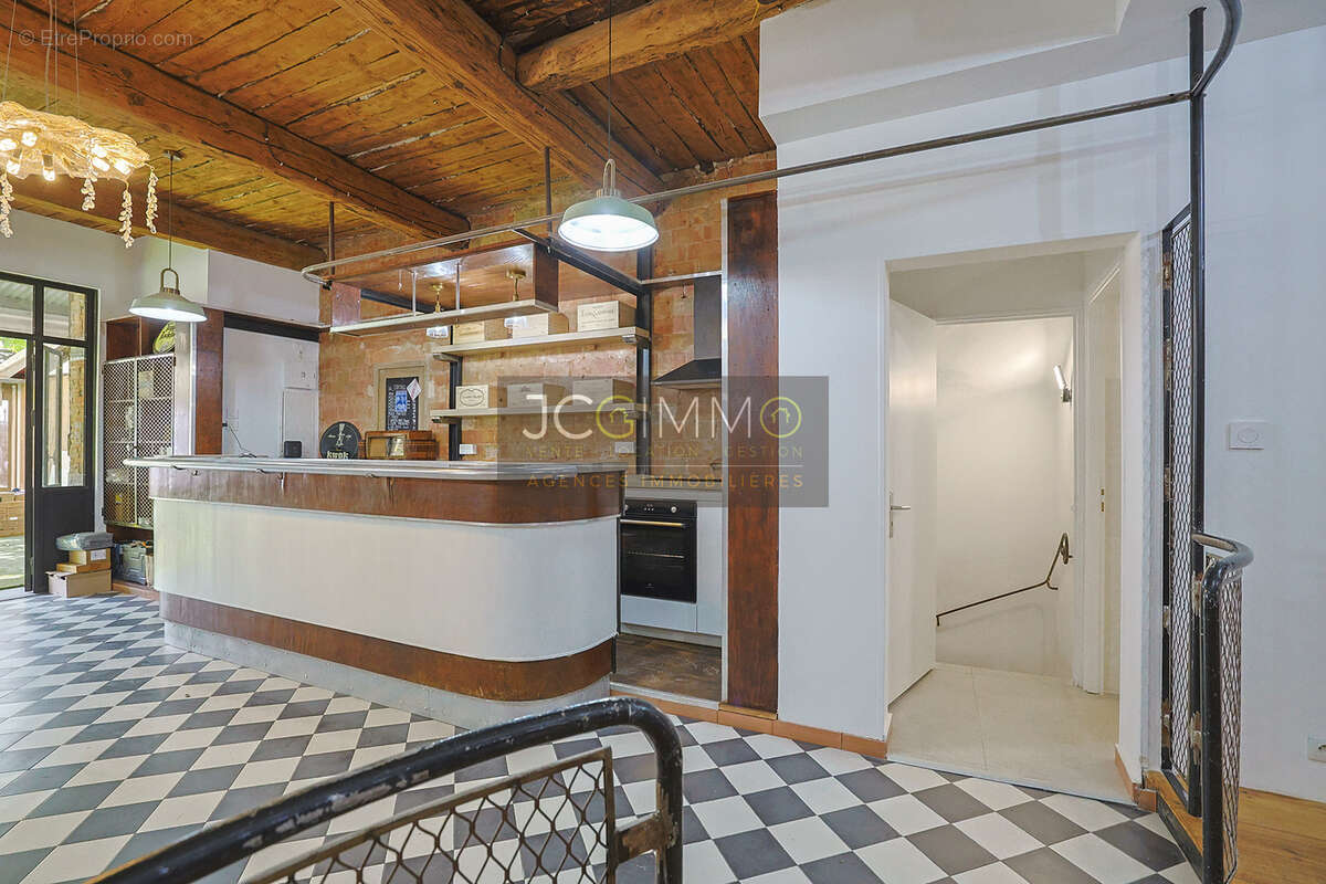 Appartement à CUERS