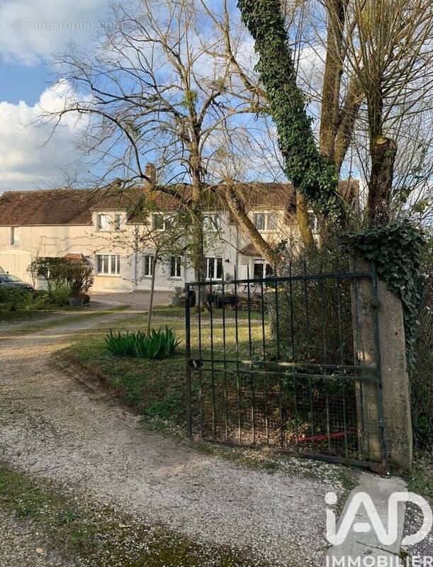 Photo 1 - Maison à CHEVANNES