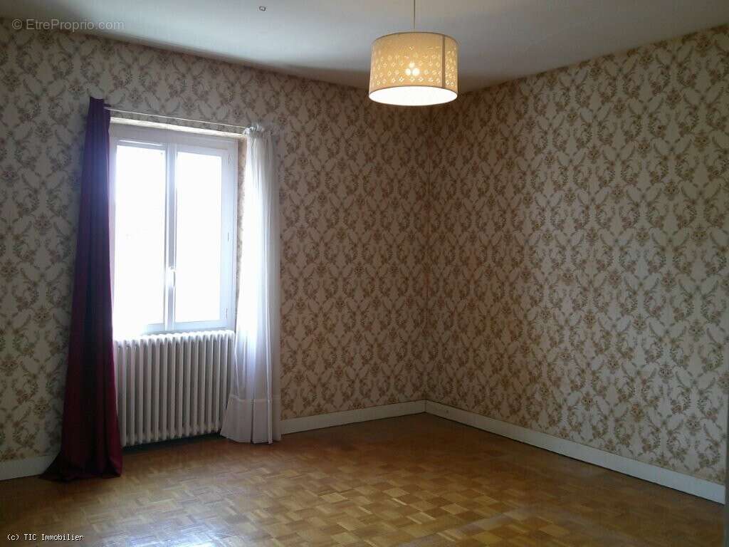 Maison De Campagne Avec Une Deuxième Maison Et D'Autres Dépendances - photo 33
